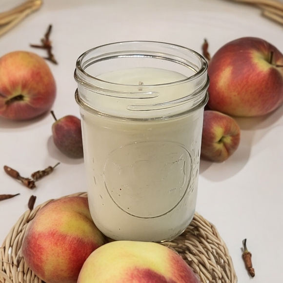 Grandma's Kitchen Soy Wax Candle 8 oz - Picture 2 of 3